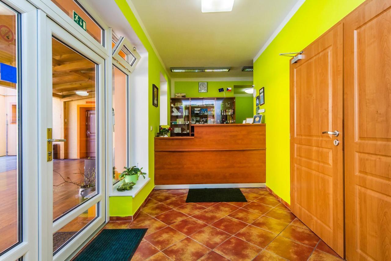 Blsany Hotel & Motorest V Udoli Zlateho Potoka מראה חיצוני תמונה