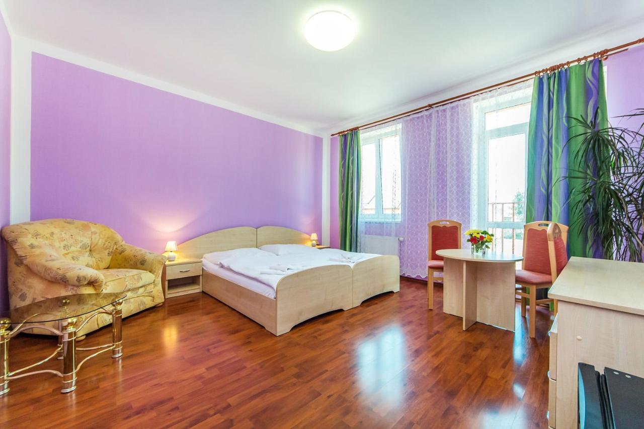 Blsany Hotel & Motorest V Udoli Zlateho Potoka מראה חיצוני תמונה
