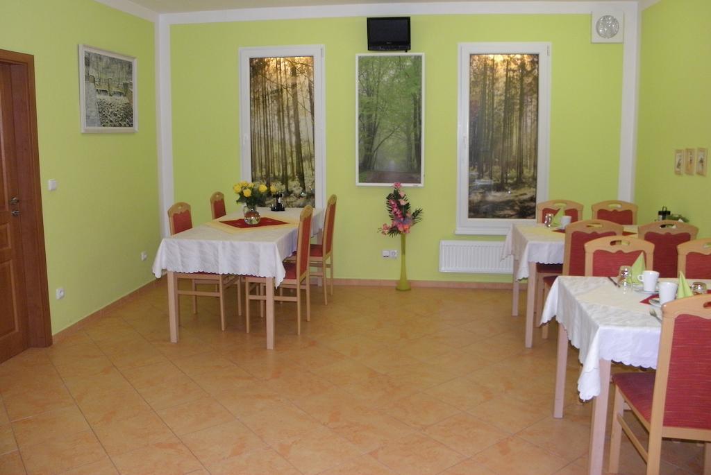 Blsany Hotel & Motorest V Udoli Zlateho Potoka מראה חיצוני תמונה