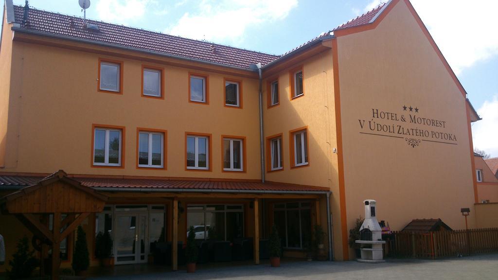 Blsany Hotel & Motorest V Udoli Zlateho Potoka מראה חיצוני תמונה